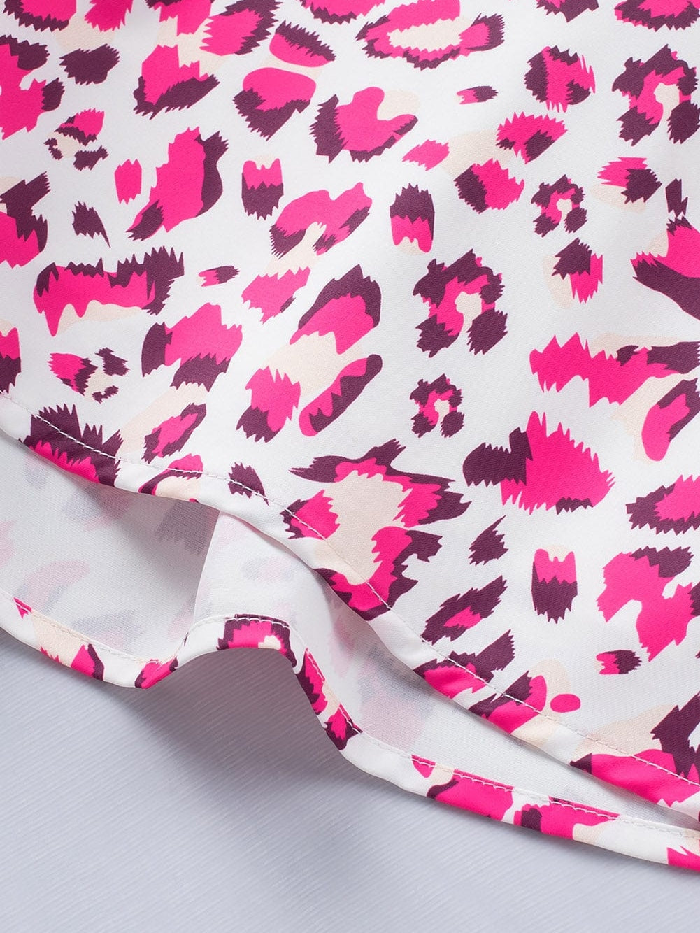 Fluttering Rose Leopard Print Casual Shorts