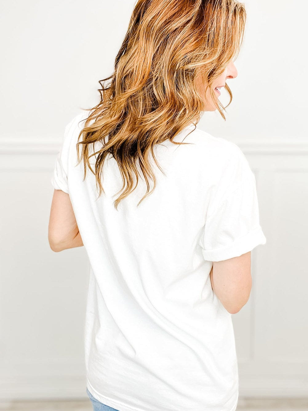 Girlish White Bow Graphic Tee with Bowknot Patterns