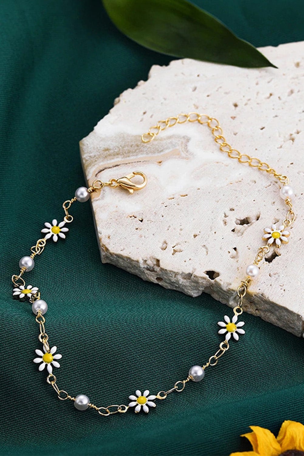 Golden Daisy & Pearl Adjustable Anklet