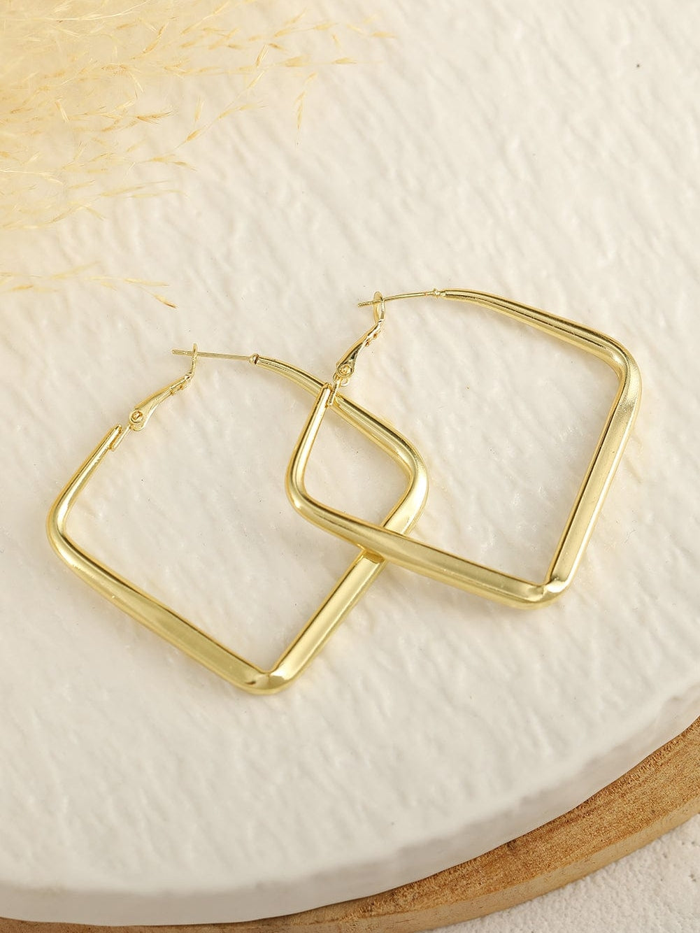 Golden Square Hoop Earrings - Chic Minimalistic Design