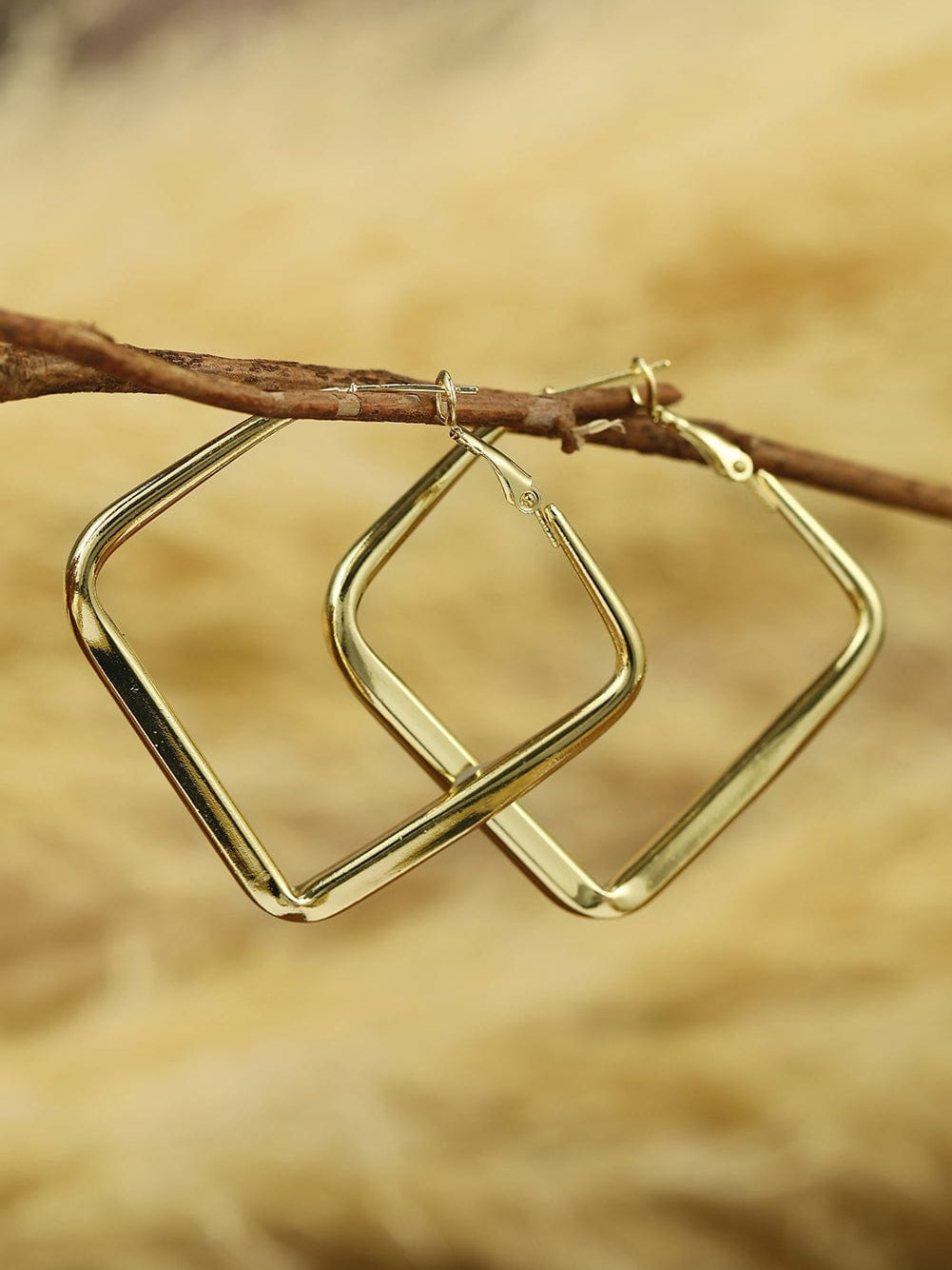 Golden Square Hoop Earrings - Chic Minimalistic Design
