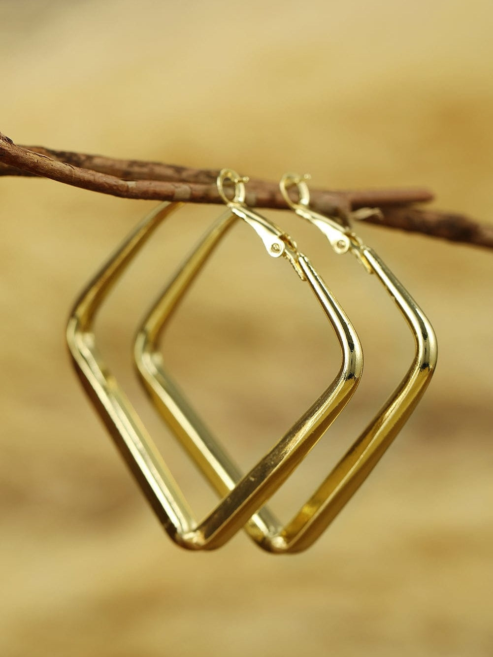 Golden Square Hoop Earrings - Chic Minimalistic Design