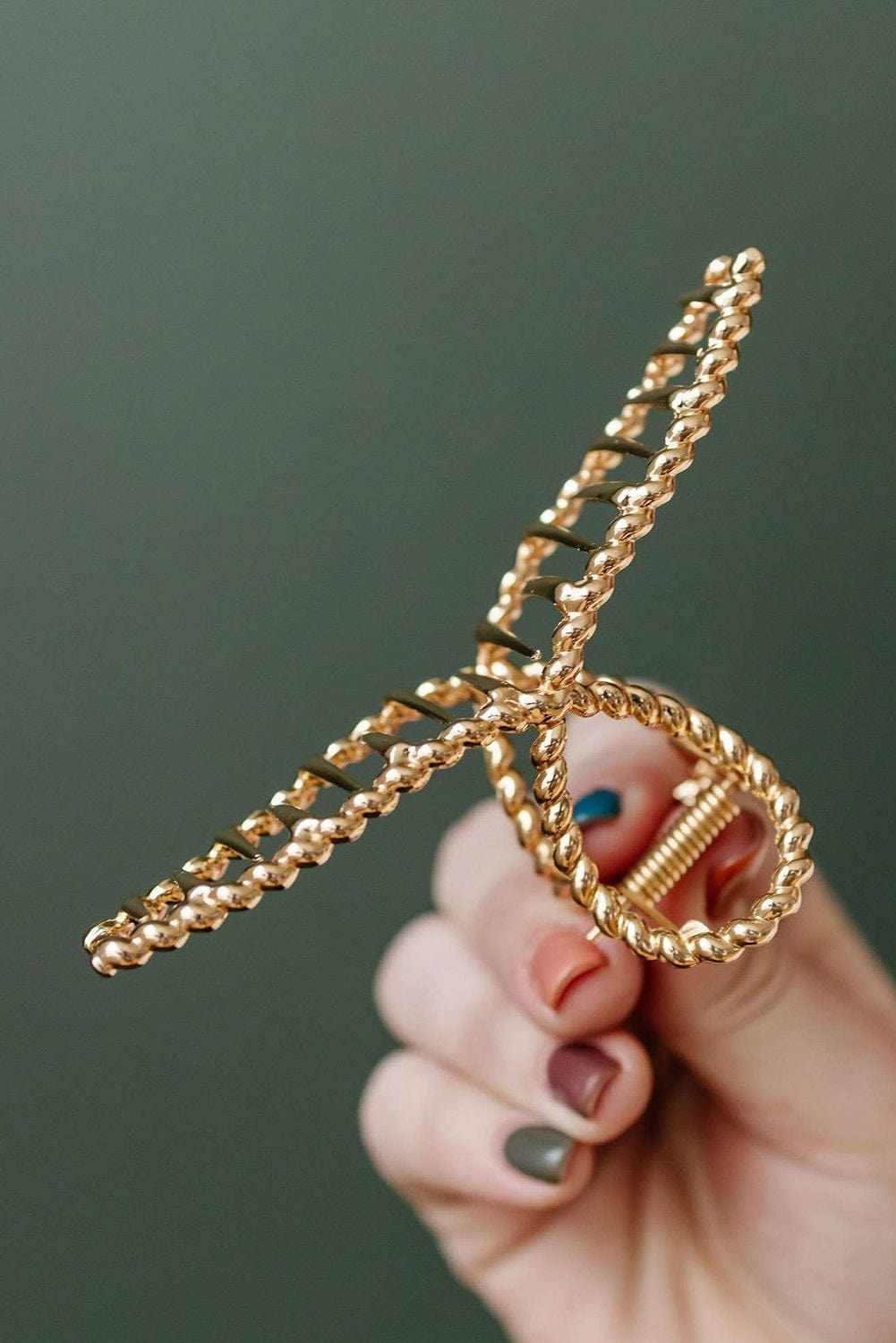 Golden Twisted Oversized Alloy Hair Clip