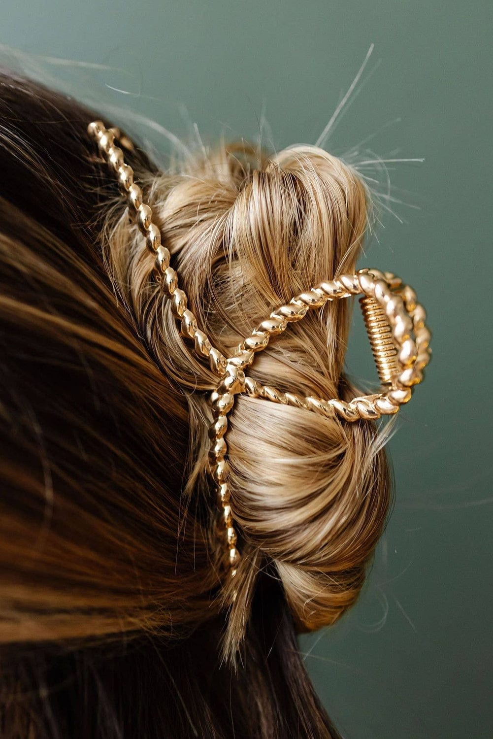 Golden Twisted Oversized Alloy Hair Clip