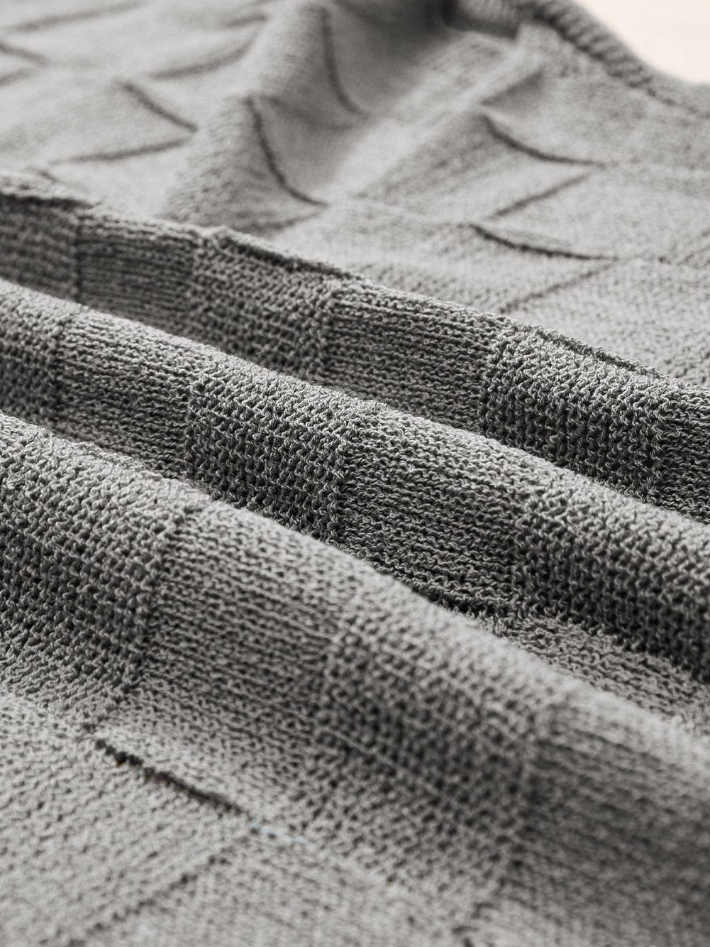 Gray Lattice Textured Short Sleeve Sweater with Pocket