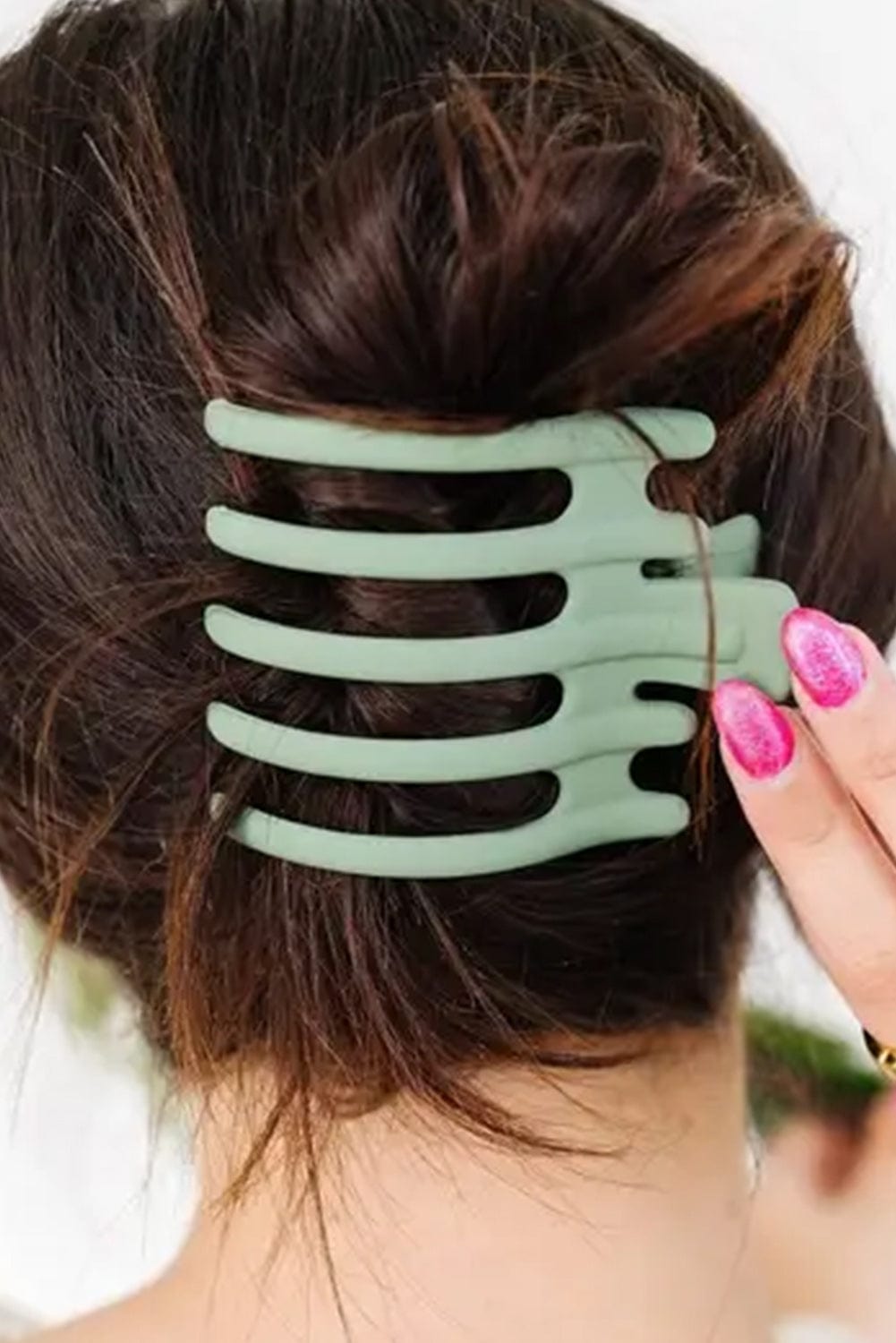 Green 5-Prong Plastic Hair Claw for Versatile Hairstyles