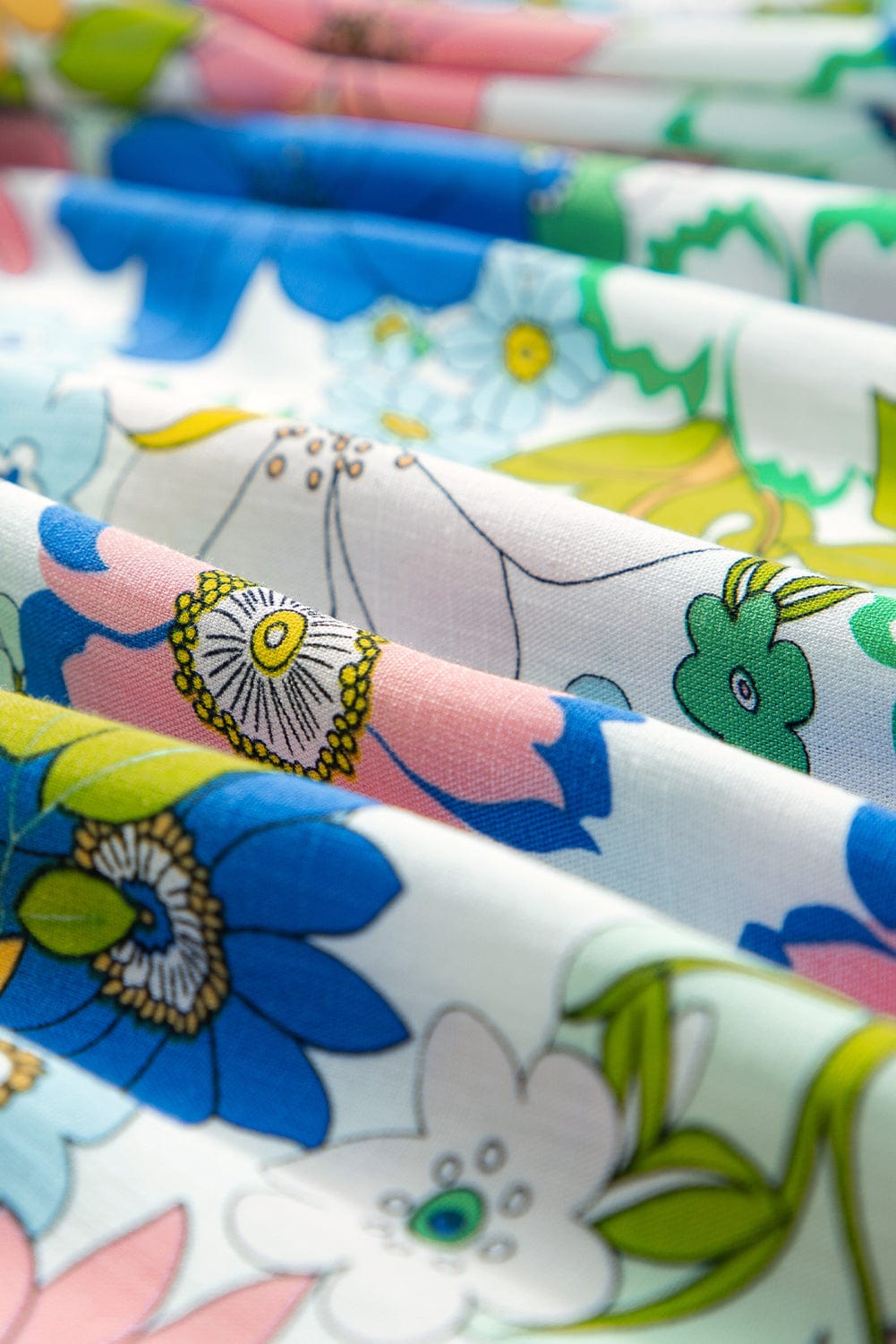 Green Floral Bubble Sleeve Lace Trim Blouse