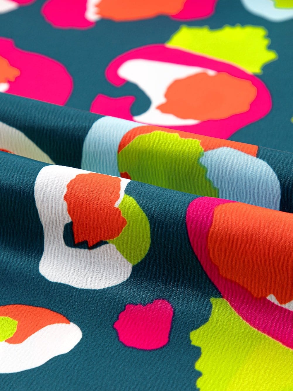 Green Polka Dot Printed Collared Neck Half Sleeve Shift Dress