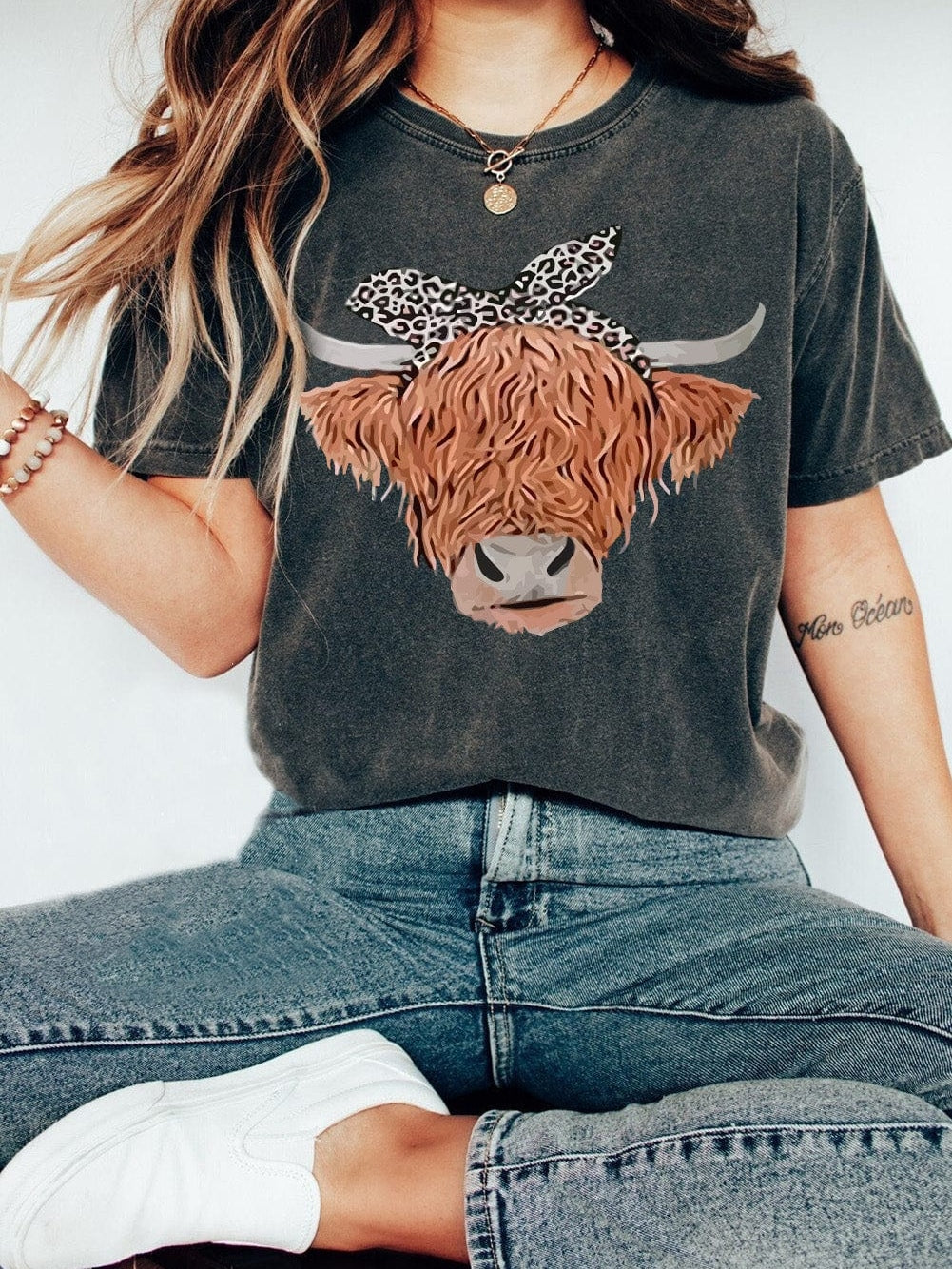 Highland Cow Print Casual Tee with Retro Touch