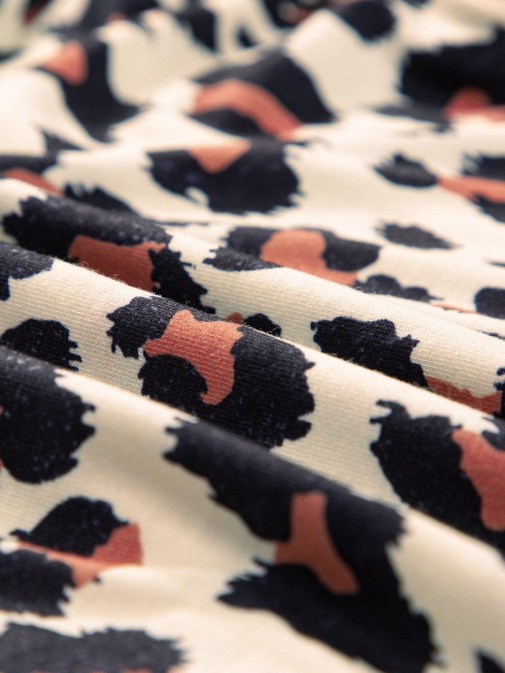 Leopard Print White T-Shirt with Chic Contrast Trim