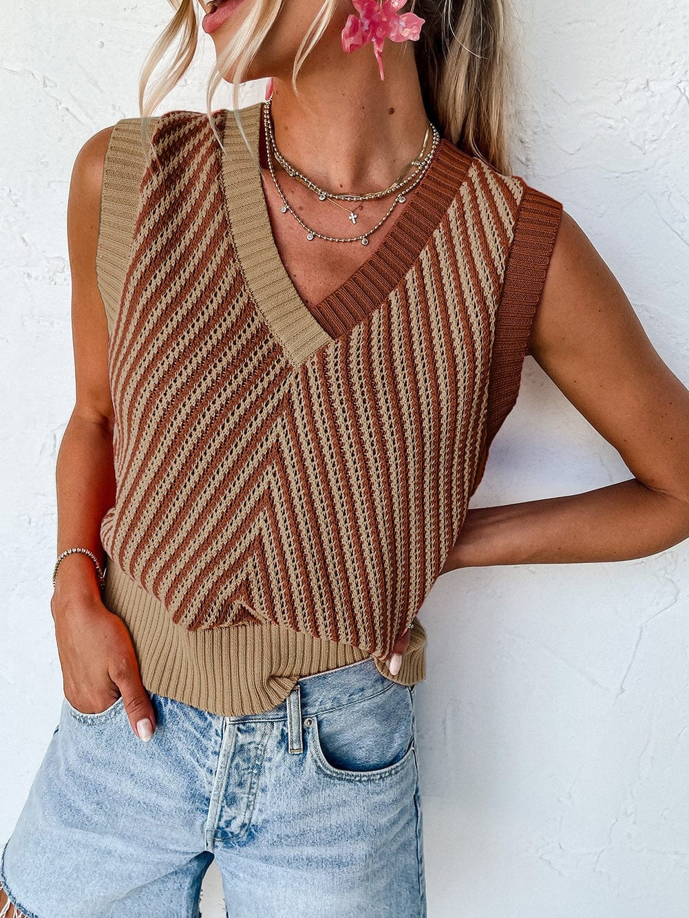 Light Chevron Knit V Neck Sleeveless Sweater Vest in Beige French Beige