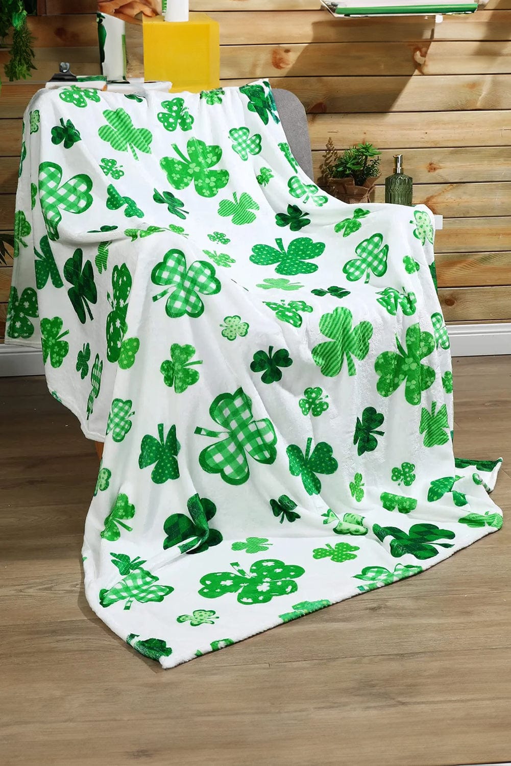 Lucky Clover Print Flannel Travel Blanket 130*150cm