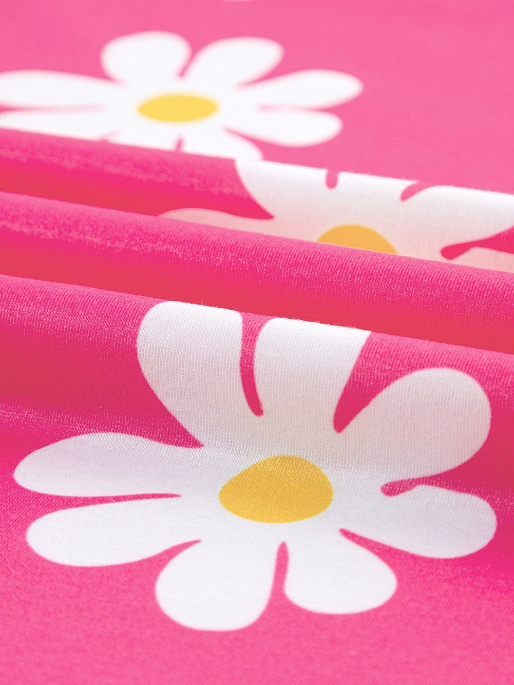Pink Daisy Crewneck Tee for Summer Chic