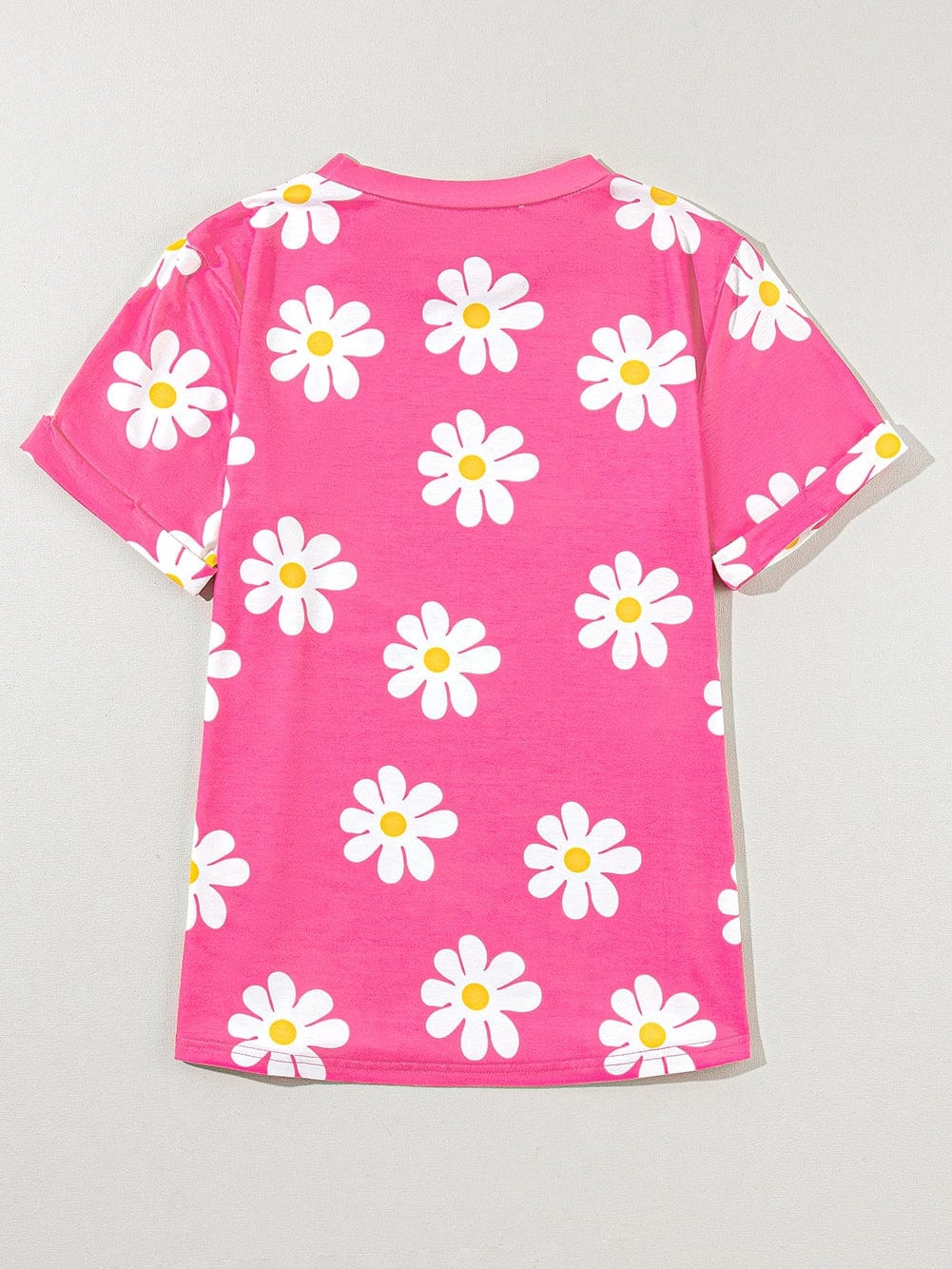 Pink Daisy Crewneck Tee for Summer Chic
