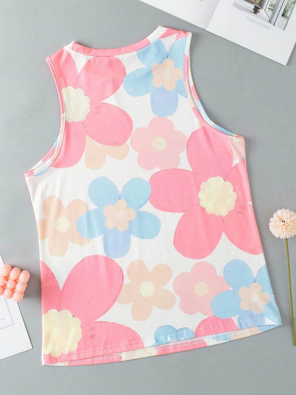 Pink Vintage Floral Sleeveless Top with Round Neck
