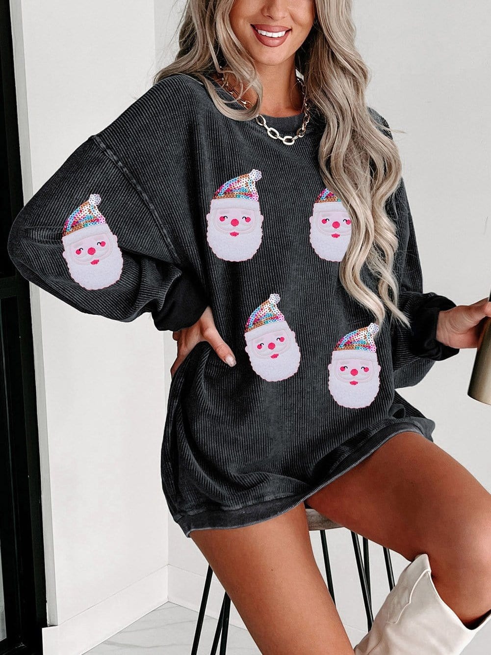 Sequin-Embellished Black Santa Claus Graphic Pullover Sweatshirt