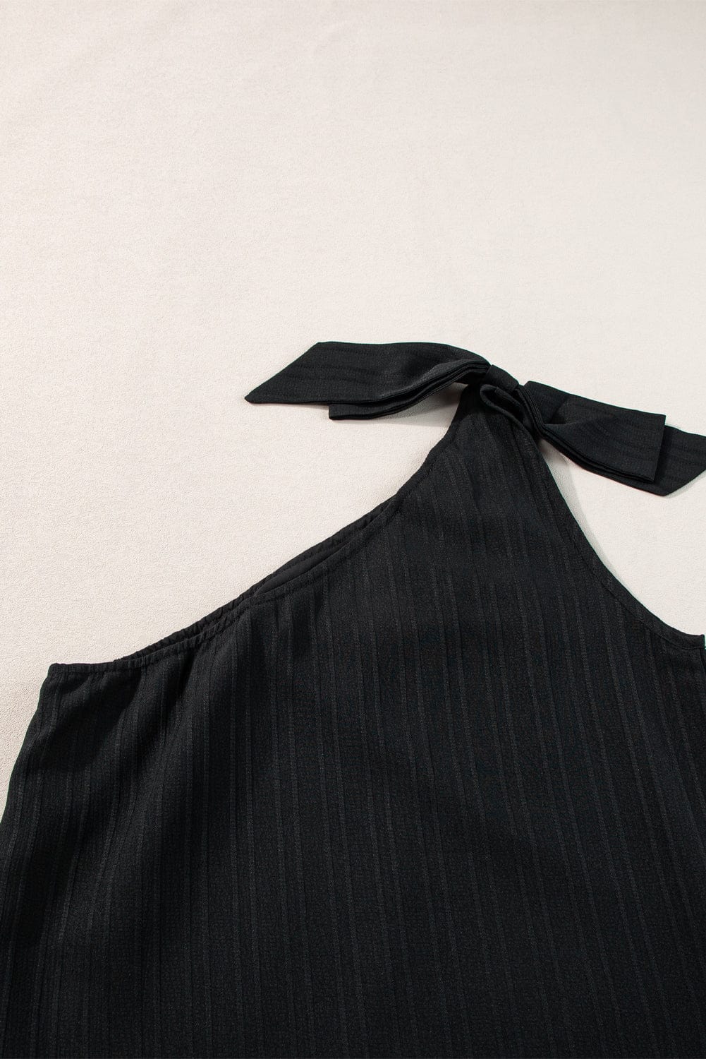 Sleek Black Bowknot Detail Asymmetrical Tank Top