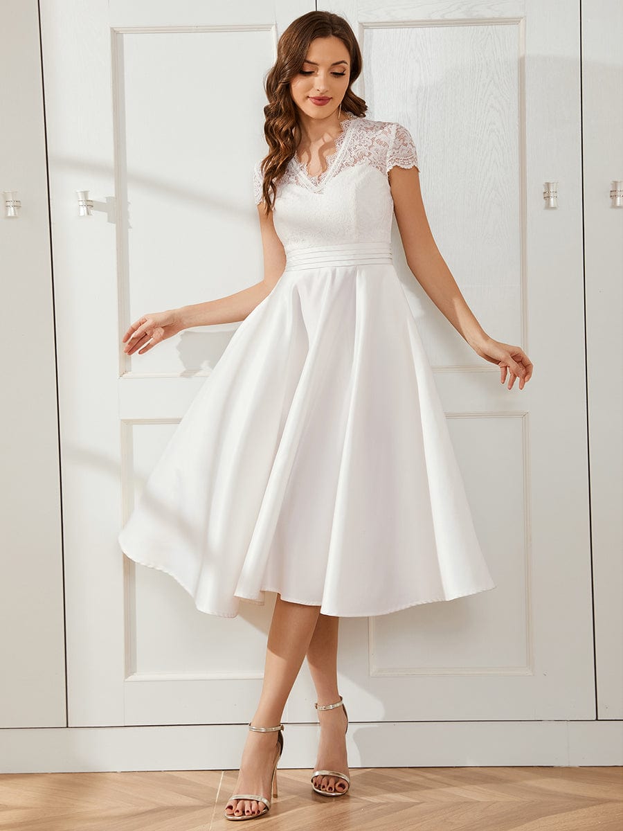 Stylish Knee-Length Women's Cocktail Dress with Short Sleeves