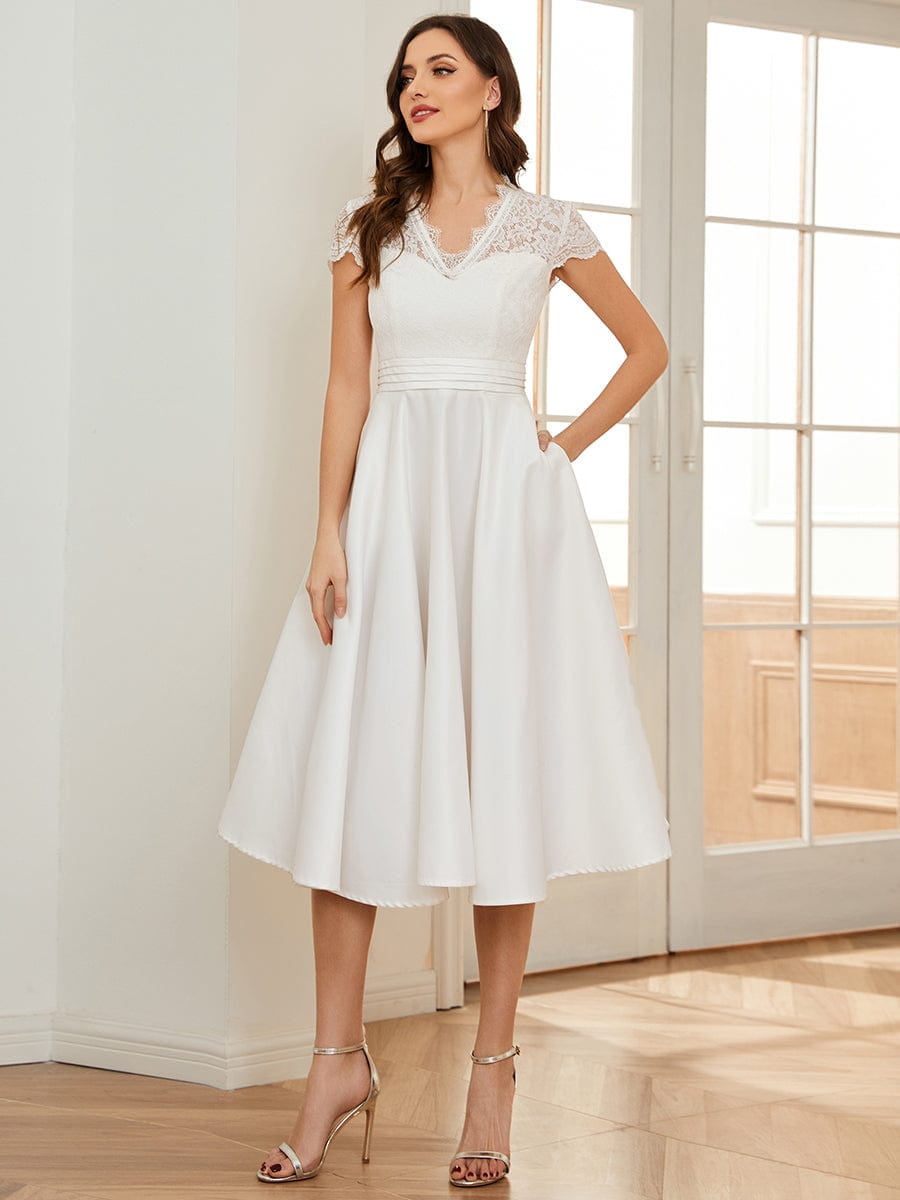 Stylish Knee-Length Women's Cocktail Dress with Short Sleeves