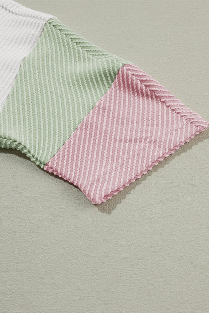 Stylish White Ribbed Knit Top with Quarter Sleeves