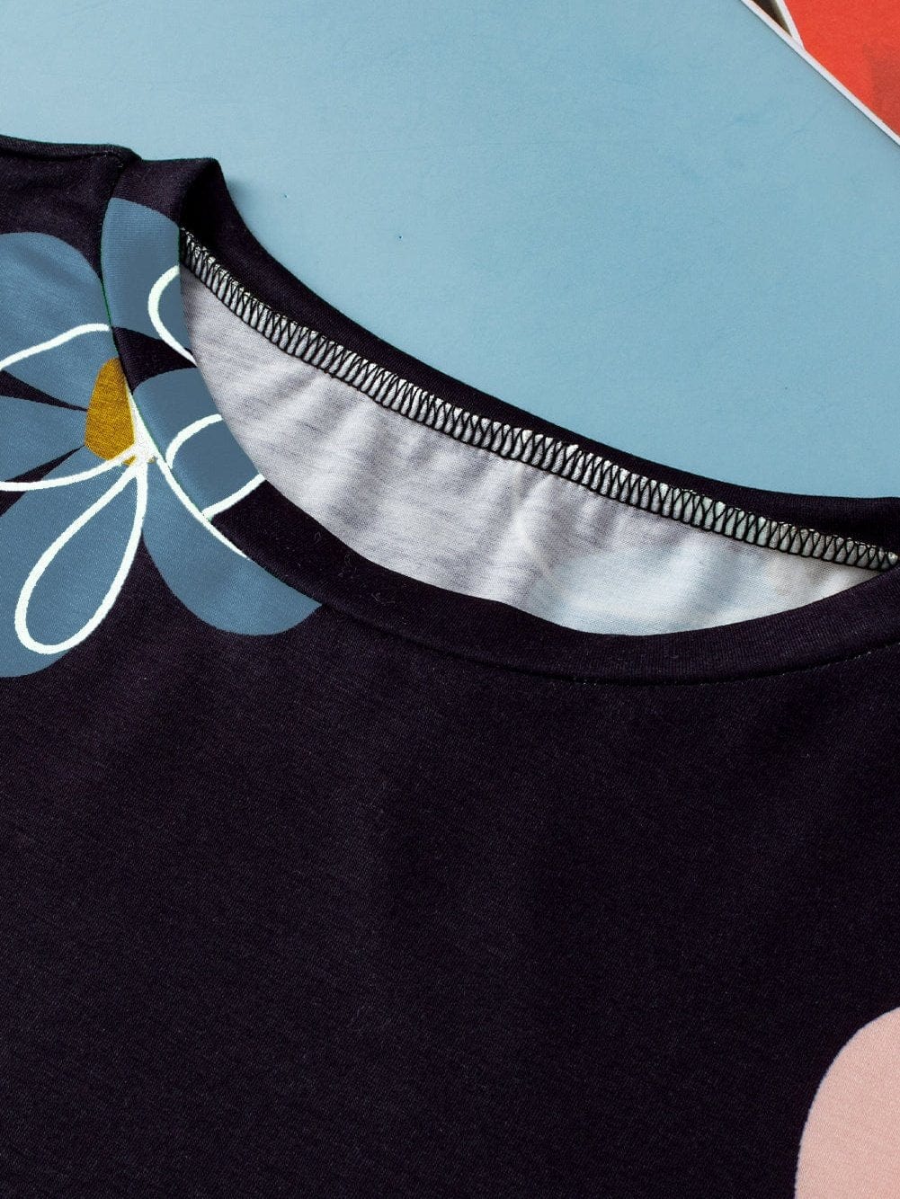 Summer Blossom Print Black Casual Round Neck Tee