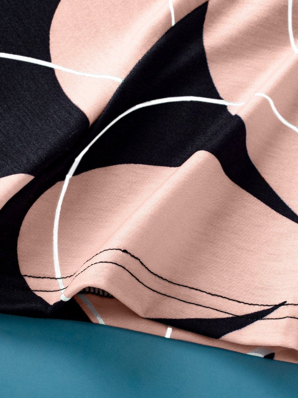 Summer Blossom Print Black Casual Round Neck Tee