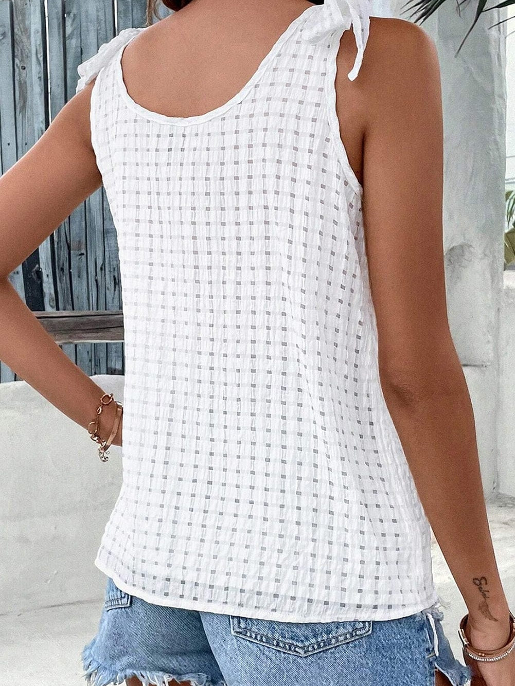 White Lattice Texture Bowknot V Neck Tank Top with Strappy Bow Detail