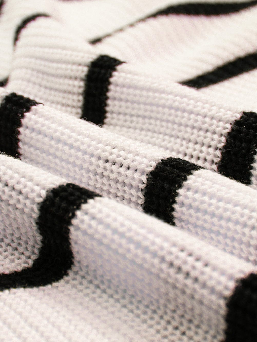 White Striped Batwing Sleeve Sweater with Round Neck