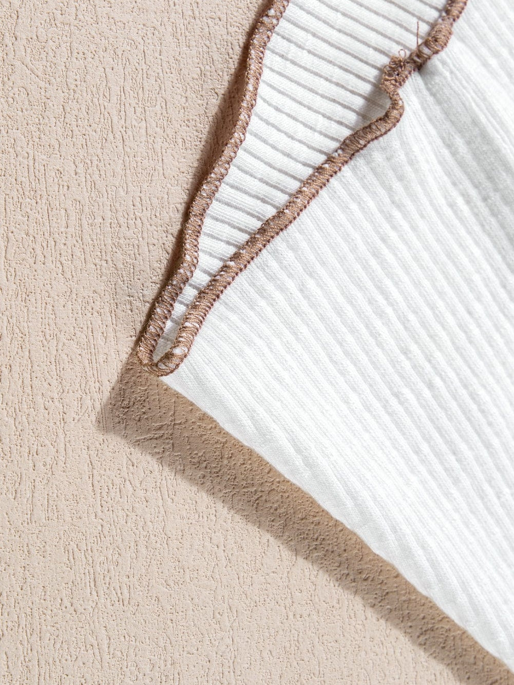 White Textured Sleeveless Tank Top with Contrast Seams