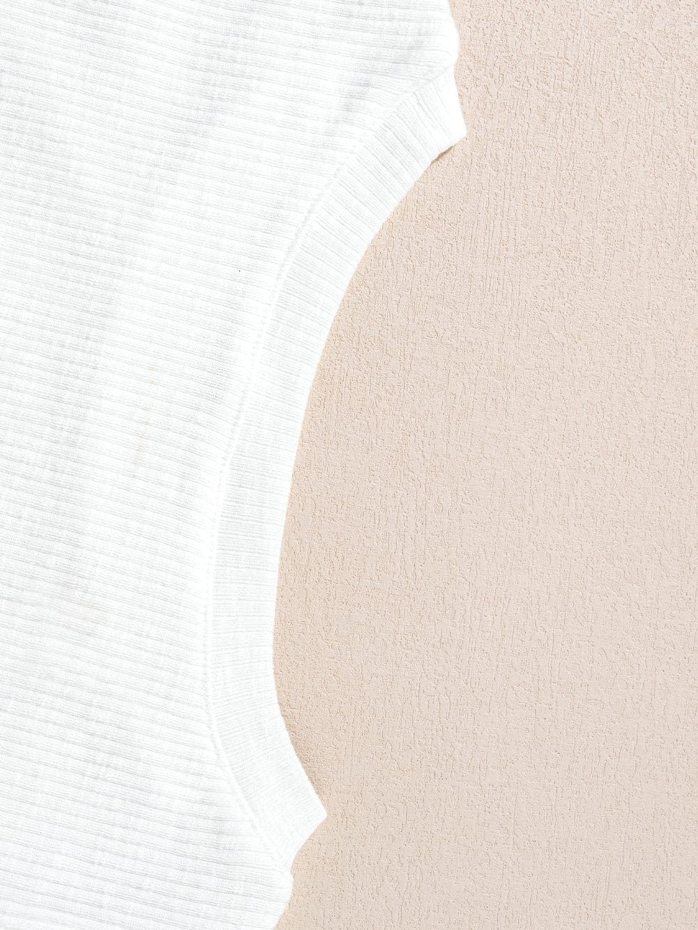 White Textured Sleeveless Tank Top with Contrast Seams