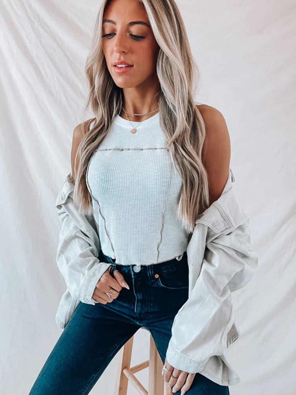 White Textured Sleeveless Tank Top with Contrast Seams