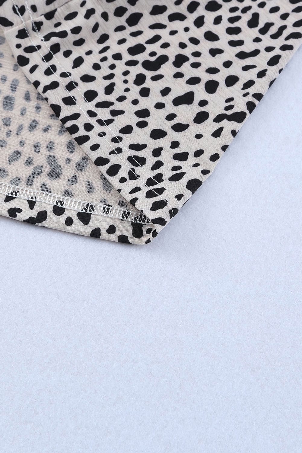 Wild Cheetah Pattern Round Neck Tee with Short Sleeves