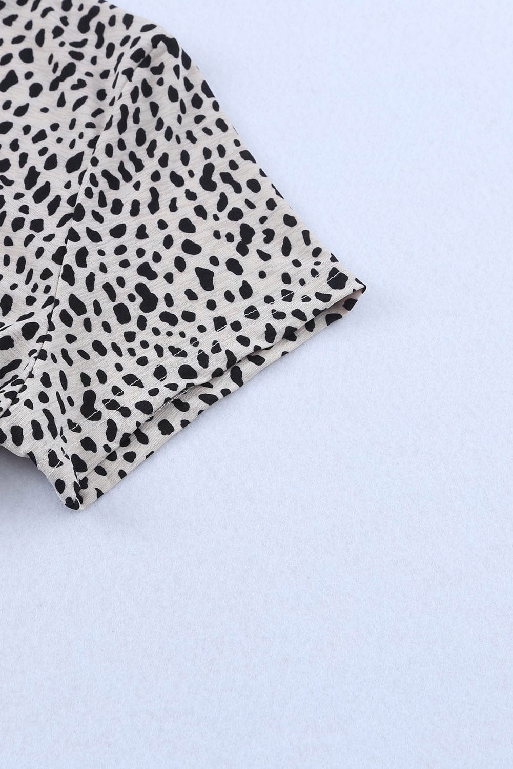 Wild Cheetah Pattern Round Neck Tee with Short Sleeves