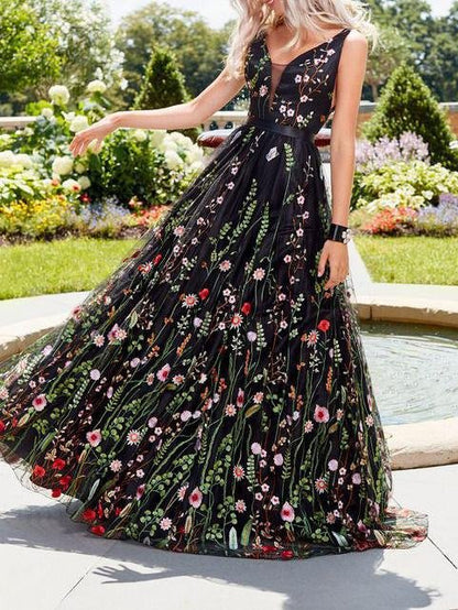 Slim Deep V Neck Sleeveless Embroidered Long Dress - LuckyFash™