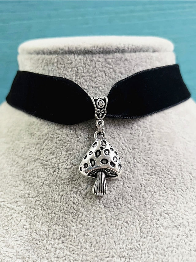 Women's necklace Vintage Halloween Heart Necklaces - LuckyFash™