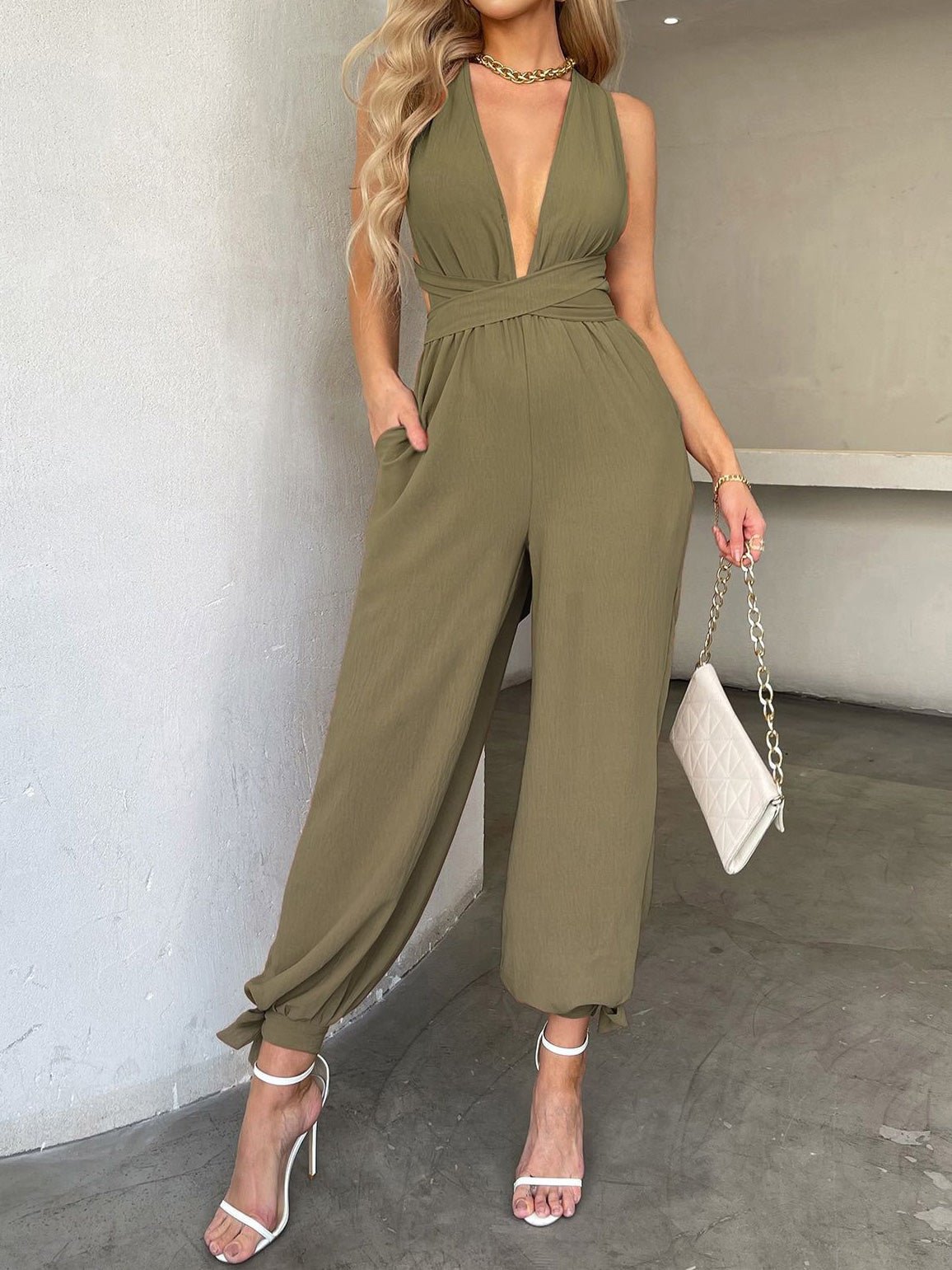 Women's Jumpsuits Casual Deep V Backless Pocket Jumpsuit - LuckyFash™